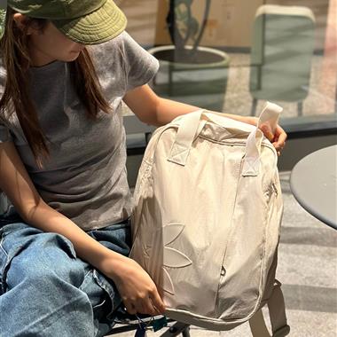 ADIDAS   2026新款時尚休閒包  尺寸：40*29*13.5CM