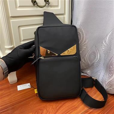 FENDI   2026新款男生時尚包包 尺寸：30*17*6CM