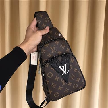 LOUIS VUITTON  2026新款男生時尚包包 尺寸：29-16-6CM