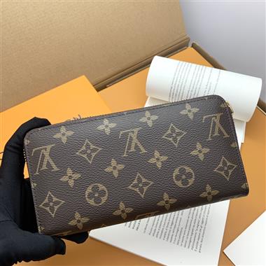 LOUIS VUITTON   2026新款時尚包包 尺寸：19.5 x 10.5 x 2.5CM
