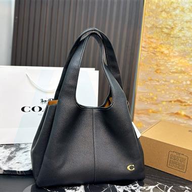 COACH   2026新款女生時尚包包  尺寸：35*27CM