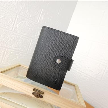 LOUIS VUITTON   2026新款時尚包包 尺寸：10*12CM