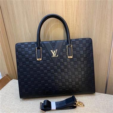 LOUIS VUITTON   2026新款男生時尚包包 尺寸：39-30-8CM