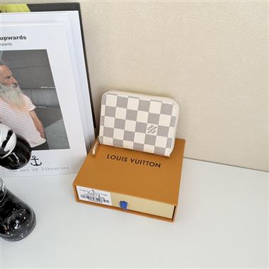 LOUIS VUITTON   2026新款時尚包包  尺寸：11*8CM