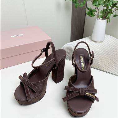 MIUMIU  2026新款女生休閒時尚鞋子