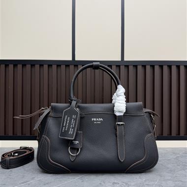 PRADA   2026新款女生時尚包包  尺寸：35*22*11CM