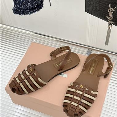 MIUMIU   2026新款女生休閒時尚鞋子