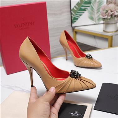 Valentino    2026新款女生休閒時尚鞋子