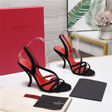 Valentino    2026新款女生休閒時尚鞋子