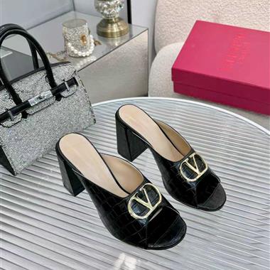 Valentino   2026新款女生休閒時尚鞋子
