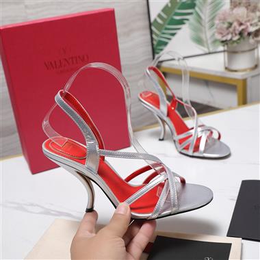 Valentino    2026新款女生休閒時尚鞋子