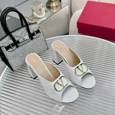 Valentino   2026新款女生休閒時尚鞋子
