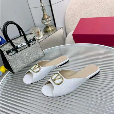 Valentino   2026新款女生休閒時尚鞋子