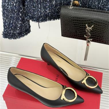 Ferragamo    2026新款女生休閒時尚鞋子