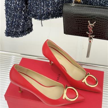 Ferragamo    2026新款女生休閒時尚鞋子