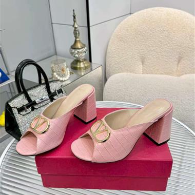Valentino   2026新款女生休閒時尚鞋子