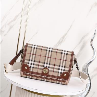 BURBERRY   2026新款女生時尚包包   尺寸：25*8.5*18CM