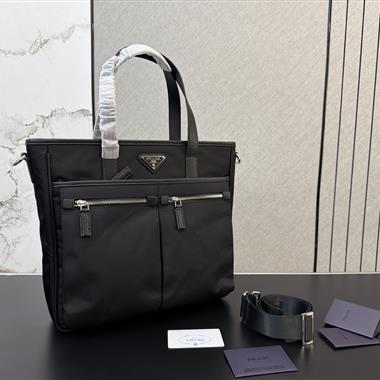 PRADA   2026新款男生時尚包包  尺寸：36*34CM