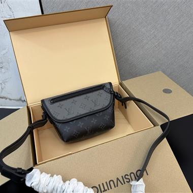 LOUIS VUITTON   2026新款男生時尚包包  尺寸：16*22CM
