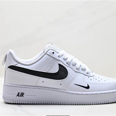NIKE AIR FORCE 1‘07