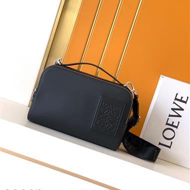 LOEWE   2026新款男生時尚包包   尺寸：24x16x7CM