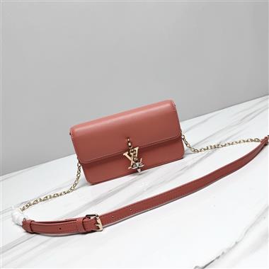 LOUIS VUITTON   2026新款女生時尚包包   尺寸：20*11.5*4CM