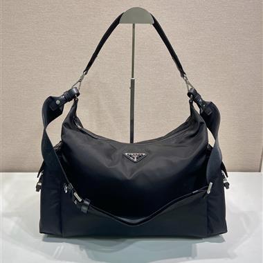 PRADA   2026新款男生時尚包包 尺寸：43*29.5*15CM