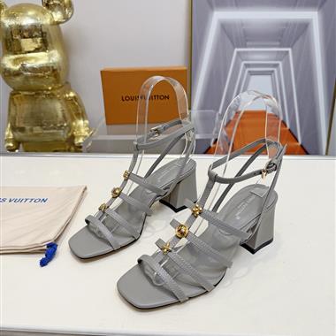 Louis Vuitton  2026新款女生休閒時尚鞋子