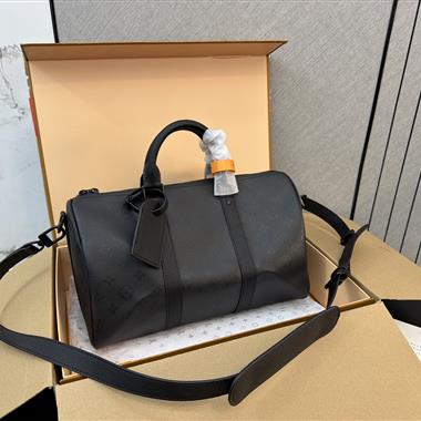 LOUIS VUITTON   2026新款男生時尚包包 尺寸：35*21CM