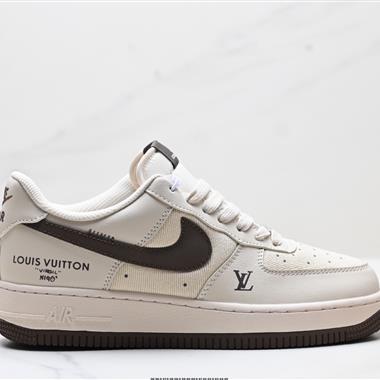 NIKE AIR FORCE 1‘07 LV8