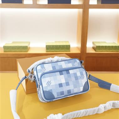LOUIS VUITTON   2026新款男生時尚包包  尺寸：22x16x7CM