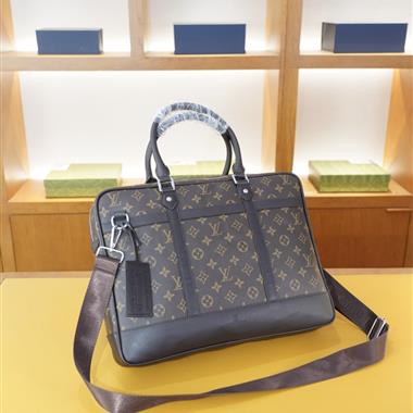LOUIS VUITTON   2026新款男生時尚包包  尺寸：38x28x7CM
