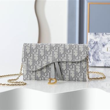 DIOR   2026新款女生時尚包包  尺寸：19*9.5*3CM