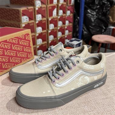 Vans x SPACE MOLLY 聯名款