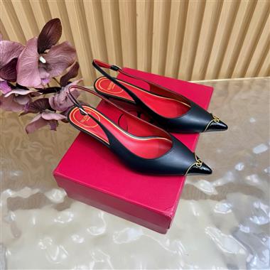 Valentino   2026新款女生休閒時尚鞋子