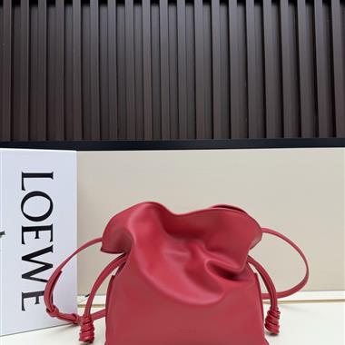 LOEWE   2026新款女生時尚包包 尺寸：23*18*9CM