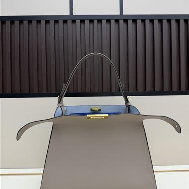 FENDI   2026新款女生時尚包包 尺寸：36×27×13CM