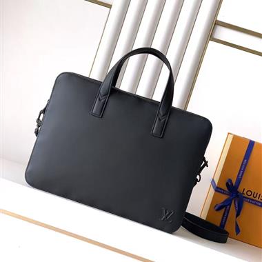 LOUIS VUITTON  2026新款男生時尚包包  尺寸：38x28x5CM