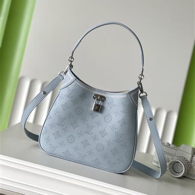 LOUIS VUITTON  2026新款女生時尚包包  尺寸：25×20×6CM