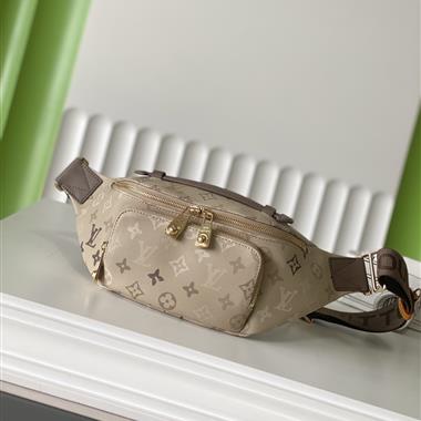LOUIS VUITTON  2026新款男生時尚包包  尺寸：30×15×8CM