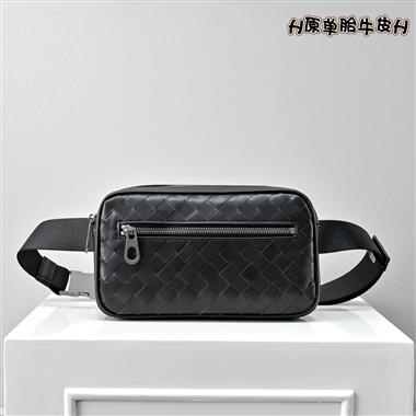 BOTTEGA VENETA  2026新款男生時尚包包   尺寸：24-13-5CM