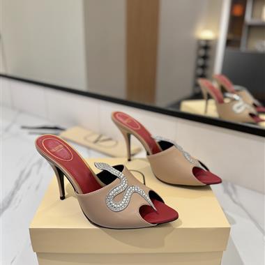Valentino    2026新款女生休閒時尚鞋子