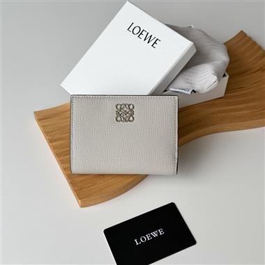 LOEWE  2026新款時尚包包 尺寸：12x9x3CM