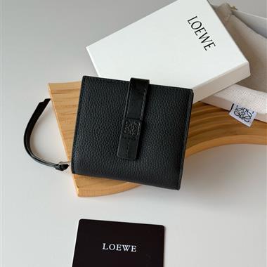 LOEWE  2026新款時尚包包 尺寸：12*10CM