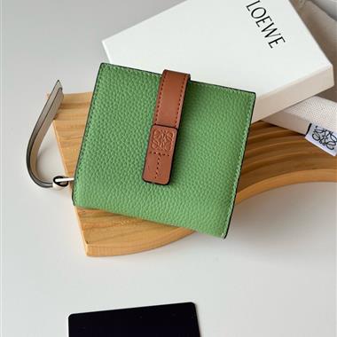 LOEWE  2026新款時尚包包 尺寸：12*10CM