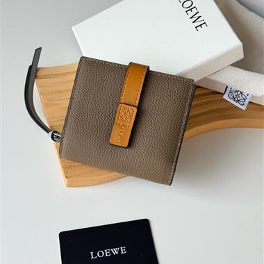 LOEWE  2026新款時尚包包 尺寸：12*10CM