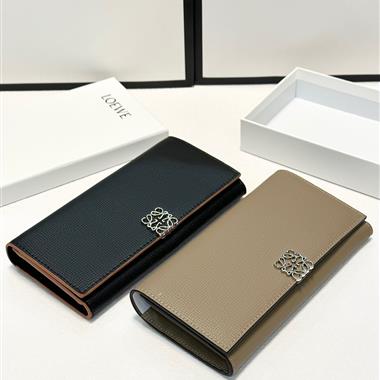 LOEWE  2026新款時尚包包 尺寸：19*10CM