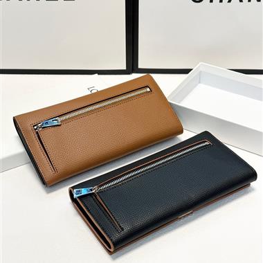 LOEWE  2026新款時尚包包 尺寸：19*10CM
