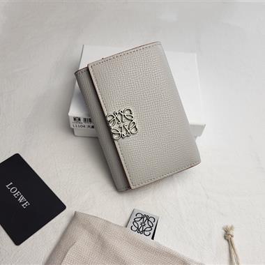 LOEWE  2026新款時尚包包 尺寸：12x9.5x3CM